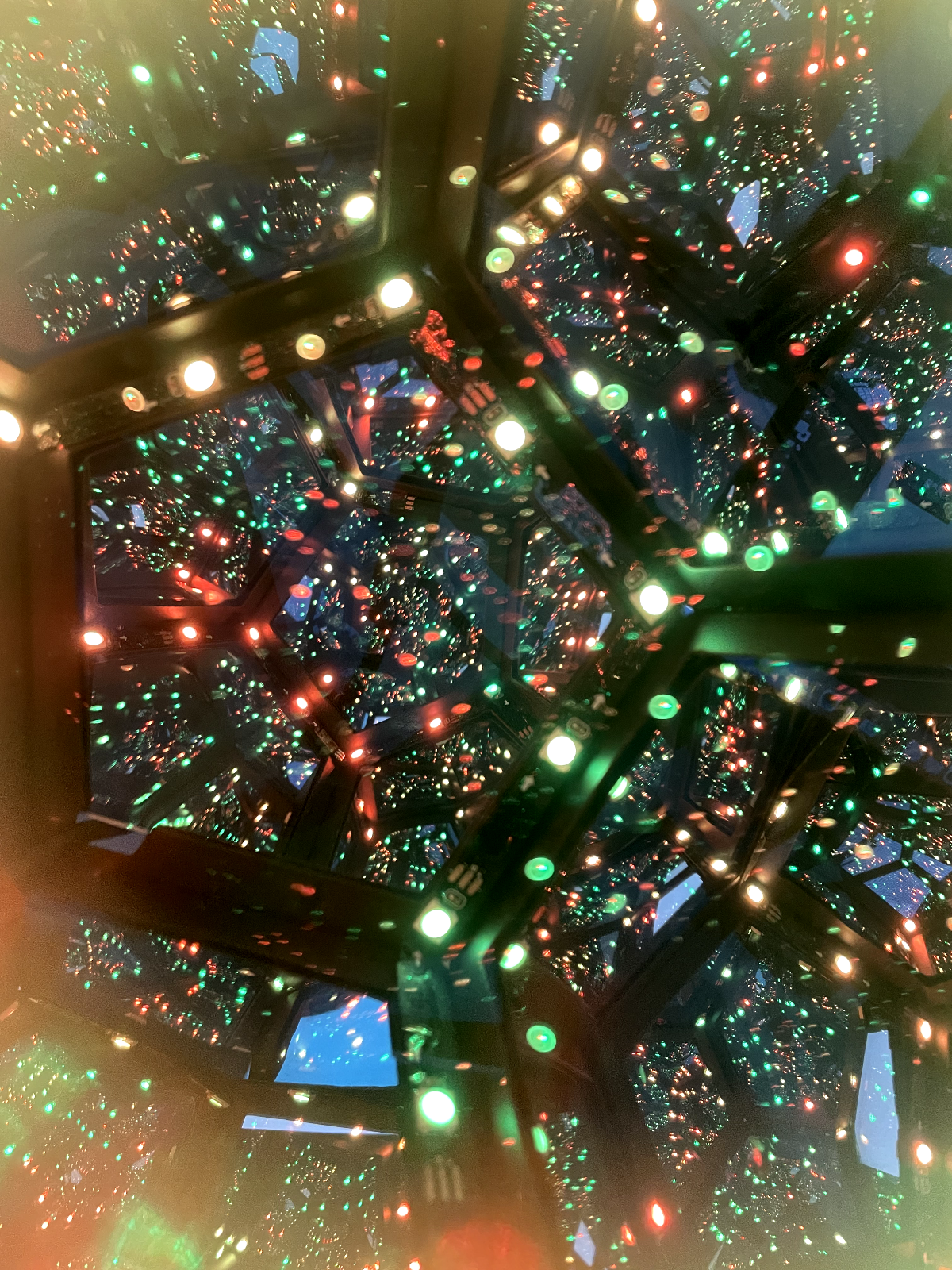 Infinity Mirror Dodecahedron Lamp